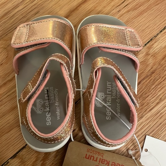 See Kai Run basics pink sparkle glitter hook and loop sandals size 6 NWT - Picture 4 of 5